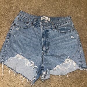 Abercrombie & Fitch 4” Mom Short - Curve Love